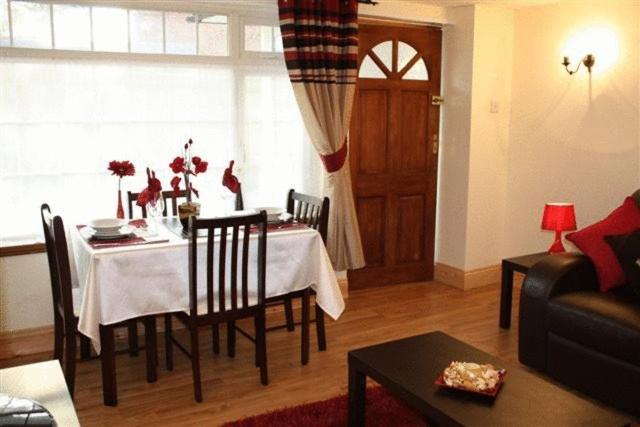 Robertsbridge Retreat At Cornhill Self Catering Apartments Cameră foto